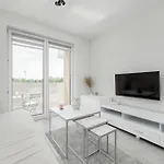 Miedziana Bright With Balcony And Parking By Renters Daire