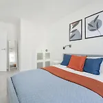 Miedziana Bright With Balcony And Parking By Renters * Wroclaw