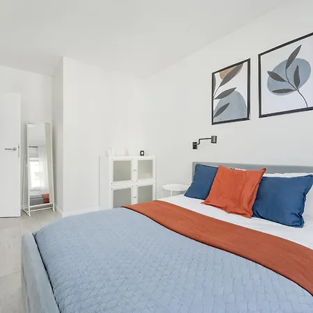 Miedziana Bright With Balcony And Parking By Renters * Breslavia