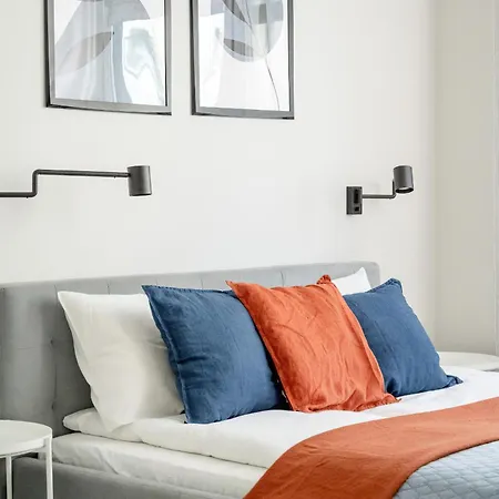 Miedziana Bright With Balcony And Parking By Renters Breslavia