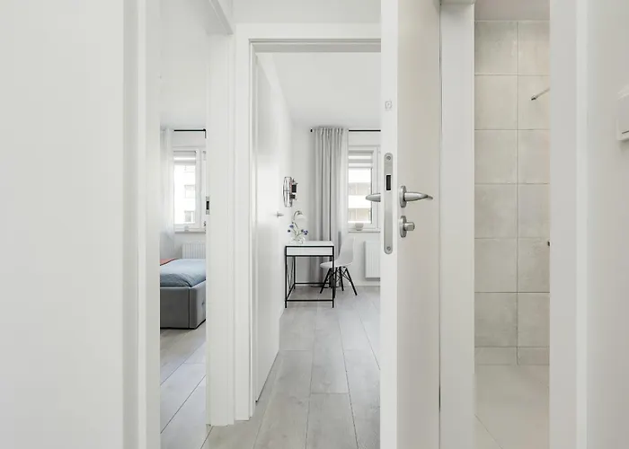 Miedziana Bright With Balcony And Parking By Renters * Wrocław