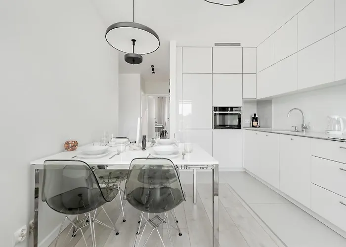 Appartement Miedziana Bright With Balcony And Parking By Renters