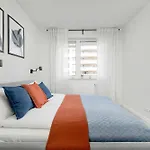 Miedziana Bright With Balcony And Parking By Renters * Wrocław