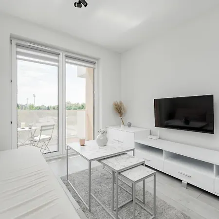 Miedziana Bright With Balcony And Parking By Renters Appartamento