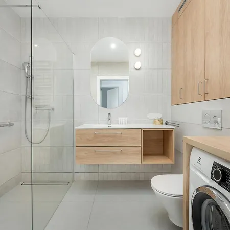 Miedziana Bright With Balcony And Parking By Renters