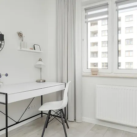 Miedziana Bright With Balcony And Parking By Renters Apartment