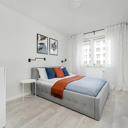 Apartment Miedziana Bright With Balcony And Parking By Renters *