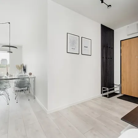 Miedziana Bright With Balcony And Parking By Renters Apartment Wroclaw